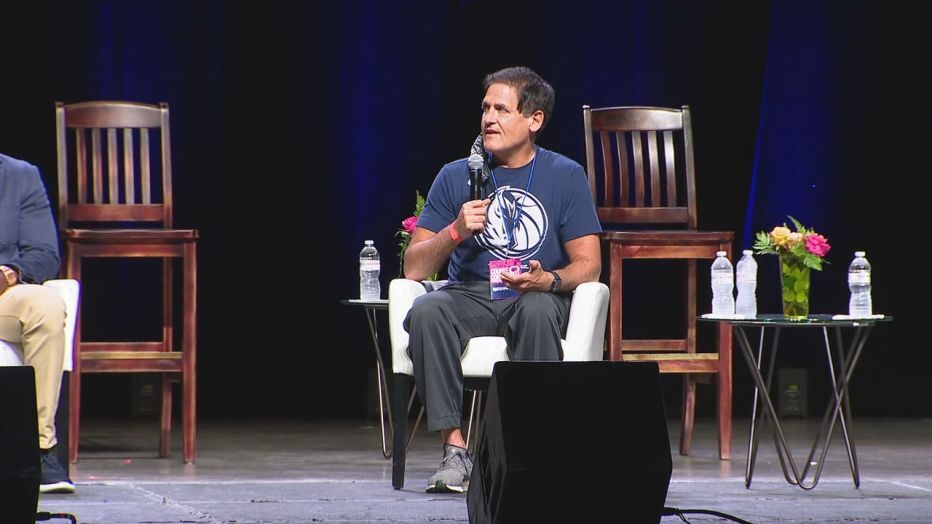 You are currently viewing PopCulture.com – Mavericks Owner Mark Cuban Shares Thoughts on ‘Defund the Police’ Movement