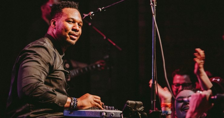 Read more about the article Robert Randolph Foundation To Stream Juneteenth Unityfest With Black Pumas, Khruangbin, More